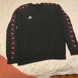 Adidas black crewneck with sleeve design!